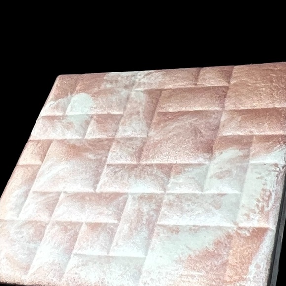 Bobbi Brown Highlighting Powder - Picture 9 of 16